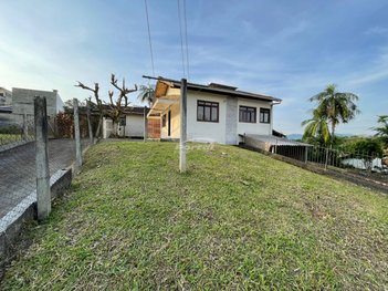 house em Rua Leôncio João Deschamps, Itoupava Central - Blumenau - SC
