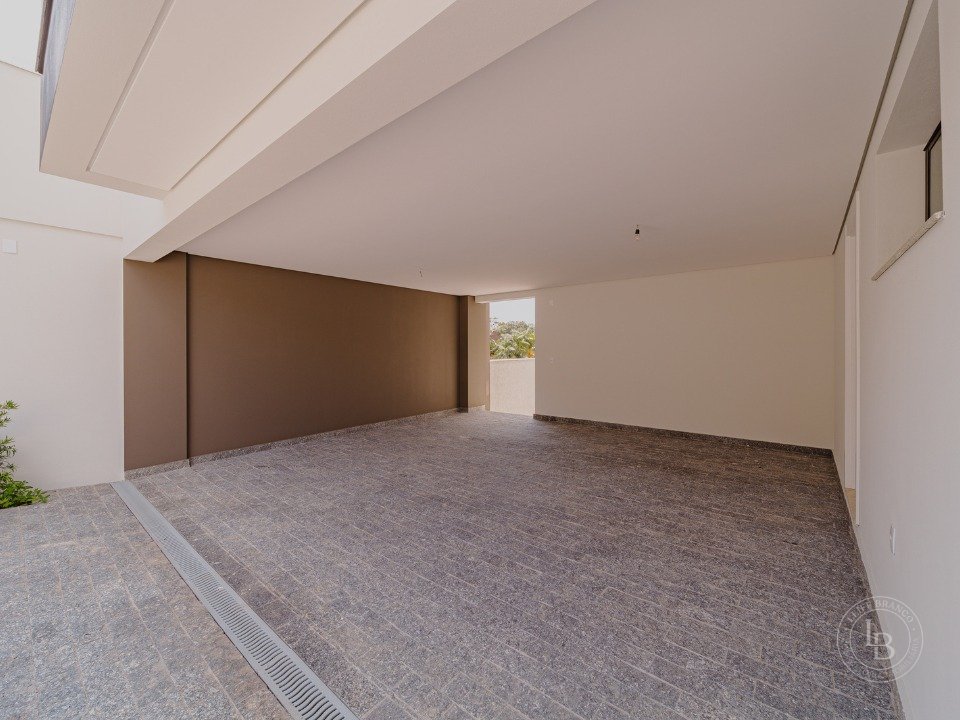 03 Casa Triplex _ a venda _ Costa e Silva _ Joinville _ Santa Catarina _ Garagem