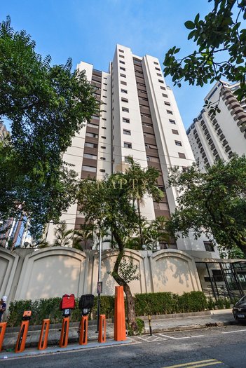 apartment em Rua Juquis, Indianópolis - São Paulo - SP