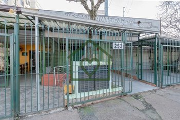 business em Avenida Amynthas Jacques de Moraes, Humaitá - Porto Alegre - RS