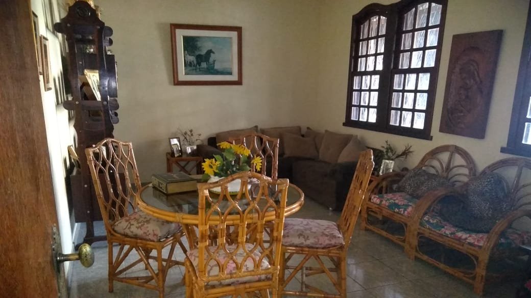 Casa com 4 quartos — Ouro Preto, Belo Horizonte