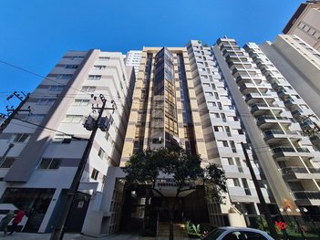 office em Rua Lamenha Lins, Centro - Curitiba - PR