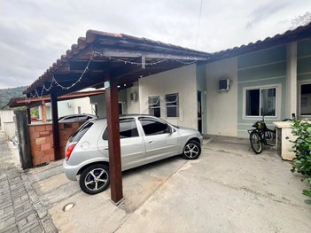 house em Avenida Izidio Carlos Peixer, Ilha da Figueira - Guaramirim - SC