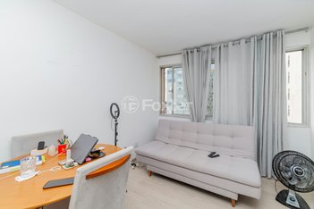 apartment em Rua Duque de Caxias, Centro Histórico - Porto Alegre - RS