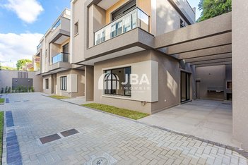 house em Rua Amazonas, Água Verde - Curitiba - PR