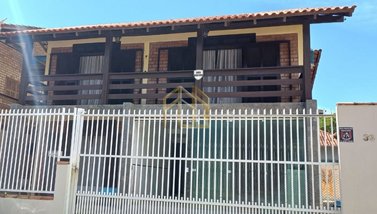 house em Rua Rio Negrinho, Centro - Balneário Piçarras - SC