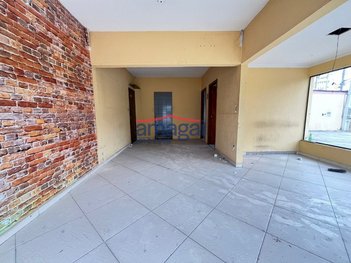 commercial_building em Avenida Presidente Humberto de Alencar Castelo Branco, Conjunto Habitacional Marinho - Jacareí - SP