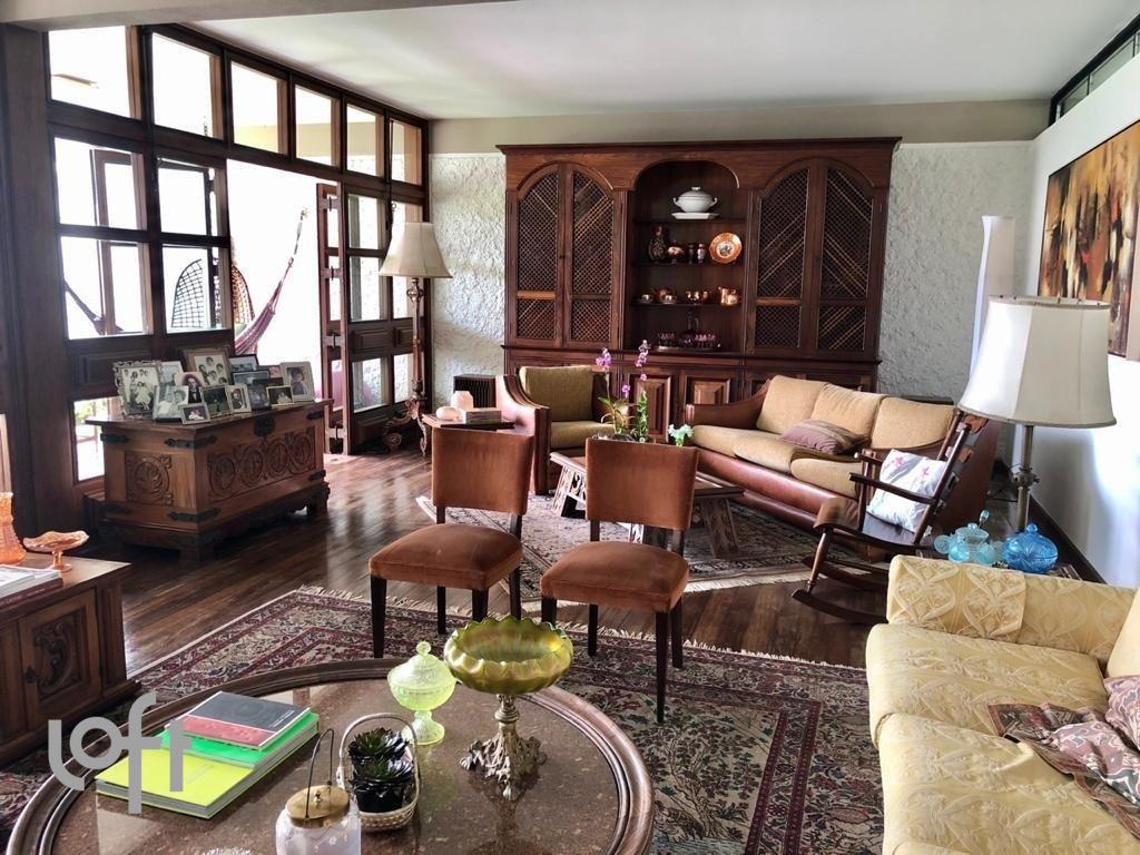 Casa com 4 quartos — São Luíz, Belo Horizonte