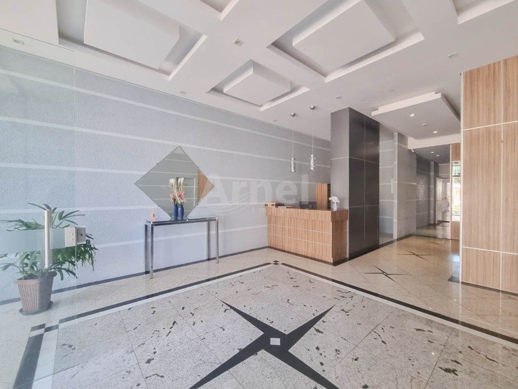 02 HALL
