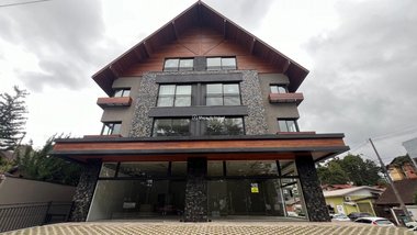 business em Avenida das Hortênsias, Centro - Gramado - RS
