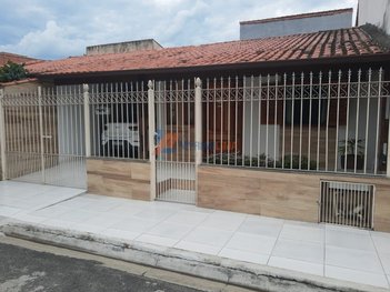 house em Rua Trinta e Quatro, Casa de Pedra - Volta Redonda - RJ