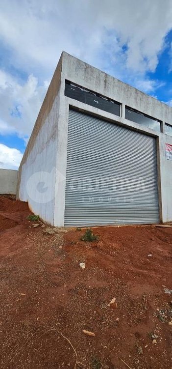 industrial em Avenida Quinta Alto Umuarama, Aclimação - Uberlândia - MG