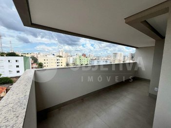 apartment em Avenida Salomão Abrahão, Segismundo Pereira - Uberlândia - MG