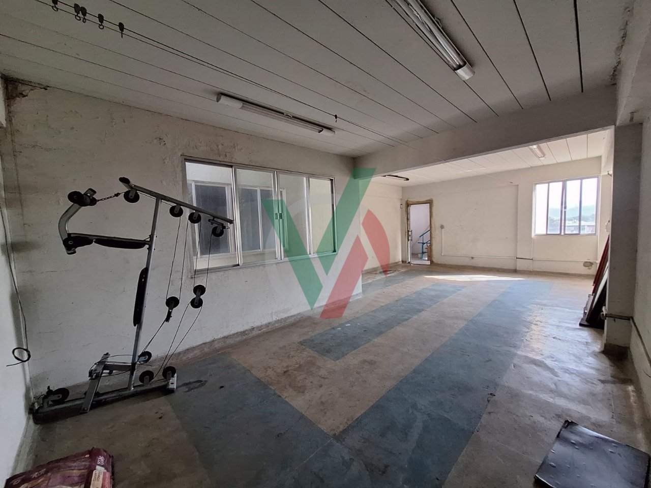 Sala 25m2,toda em granitina com laje concreto. Incrivel sensação térmica natural, reversível p/50m2