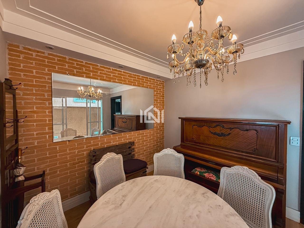 casa a venda no condominio vila inglesa - sala de jantar