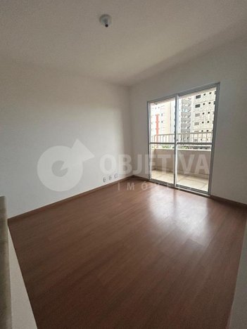apartment em Avenida Vereador Carlito Cordeiro, Laranjeiras - Uberlândia - MG