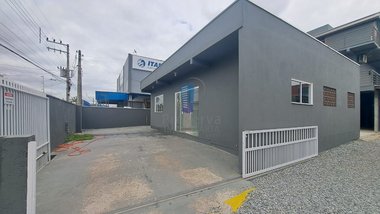 house em Rua Margarida Dalçoquio Bittencourt, Salseiros - Itajaí - SC