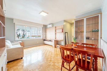 apartment em Rua André Puente, Independência - Porto Alegre - RS