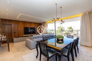 apartment em Rua Monsenhor Ivo Zanlorenzi, Campo Comprido - Curitiba - PR