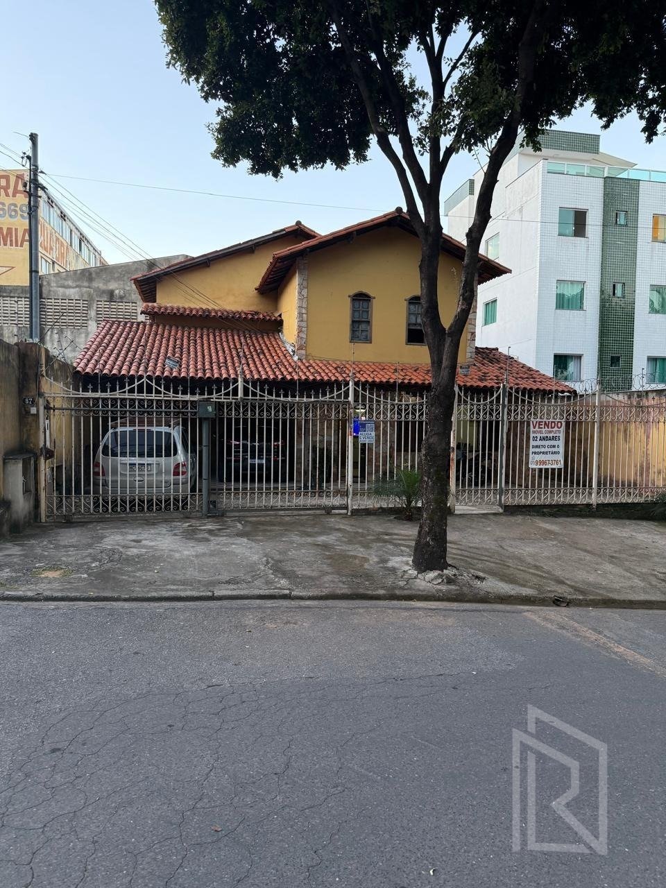 Casa com 6 quartos — Planalto, Belo Horizonte