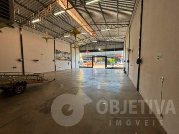 industrial em Avenida João Pinheiro, Nossa Senhora Aparecida - Uberlândia - MG