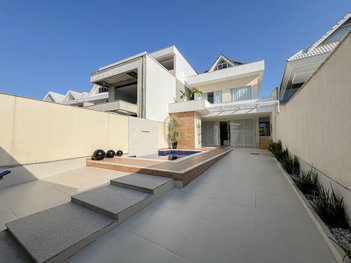 house em Estrada Vereador Alceu de Carvalho, Recreio dos Bandeirantes - Rio de Janeiro - RJ