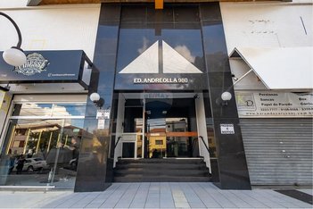 office em Rua Vinte e Quatro de Maio, Rebouças - Curitiba - PR