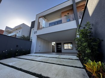 house em Rua Willibaldes Silveira de Souza, Jardim Sofia - Joinville - SC