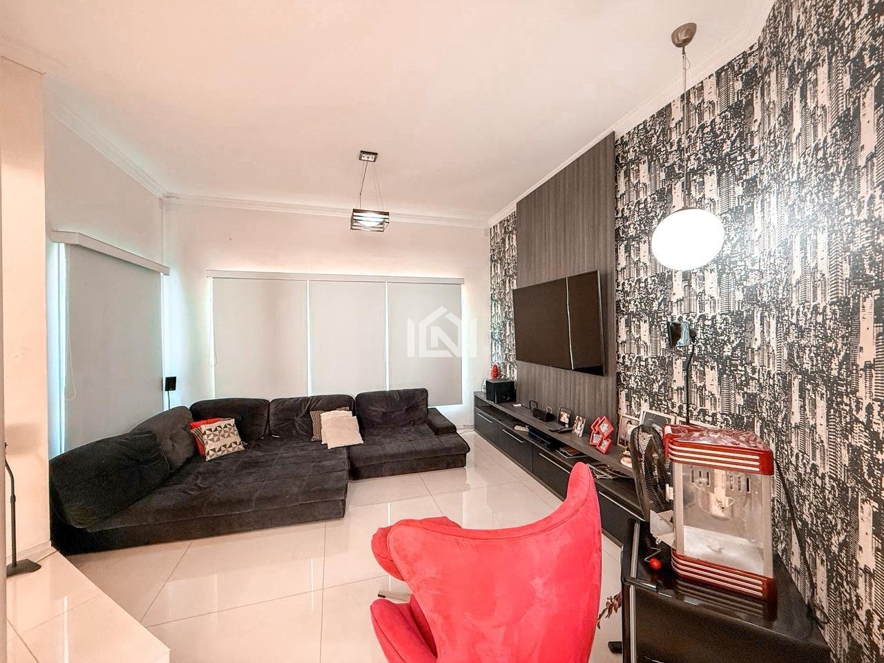 casa a venda no condominio parque das artes - sala de tv