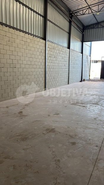 industrial em Avenida Fernando Pessoa, Minas Gerais - Uberlândia - MG
