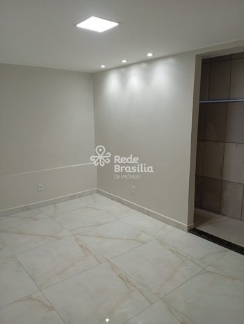 business em QE 40 Conjunto I, Guará II - Brasília - DF