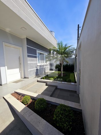 house em Rua Pedro Fernandes, Carianos - Florianópolis - SC