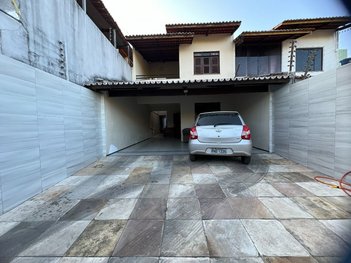 house em Avenida Engenheiro Heitor de Oliveira Albuquerque, Cidade dos Funcionários - Fortaleza - CE