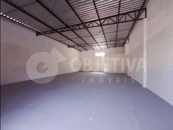 industrial em Avenida Iraque, Laranjeiras - Uberlândia - MG