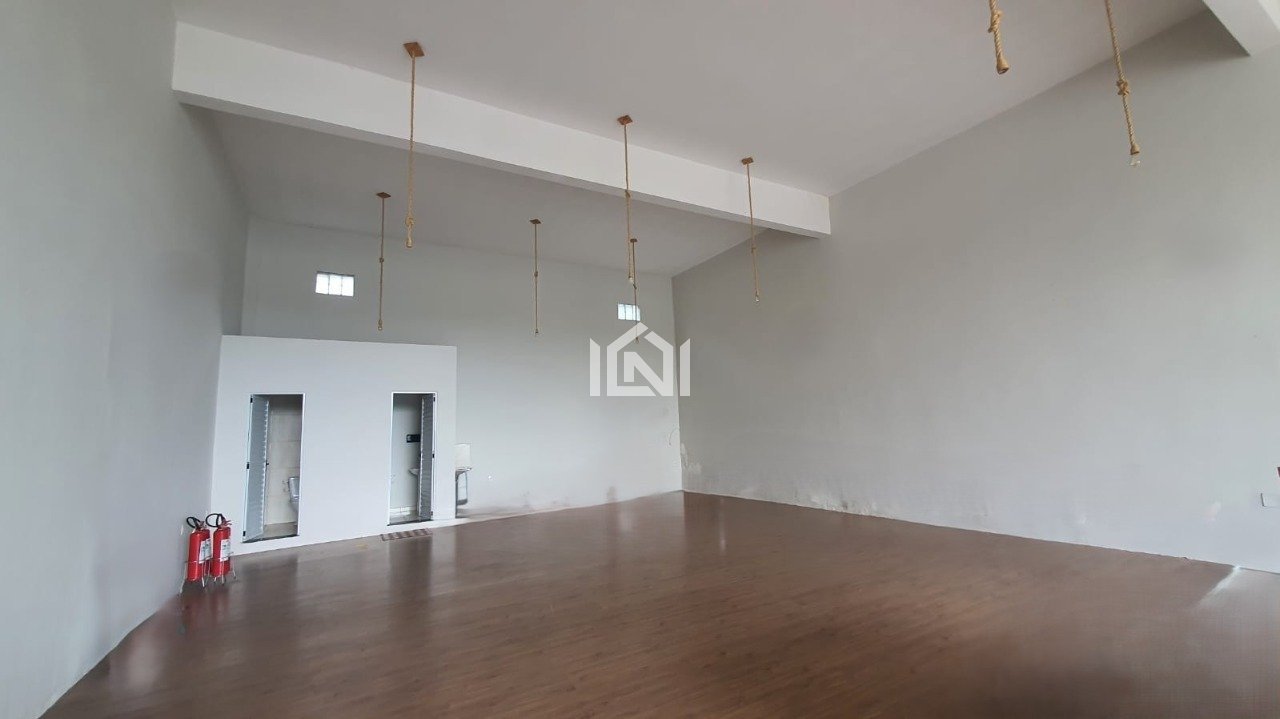 galpao salas comerciais para venda ou locacao na granja viana salao terreo e banheiros