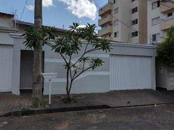 house em Avenida Ubiratan Honório de Castro, Santa Mônica - Uberlândia - MG
