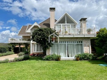 house em Alameda dos Ciprestes, Condomínio Jardim Véu da Noiva - Campos do Jordão - SP
