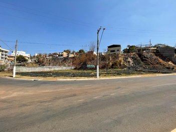 land_lot em Avenida Raimundo Campos, Centro - Ouro Branco - MG