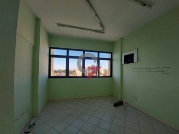 office em Rua Conselheiro Moreira de Barros, Centro - Taubaté - SP