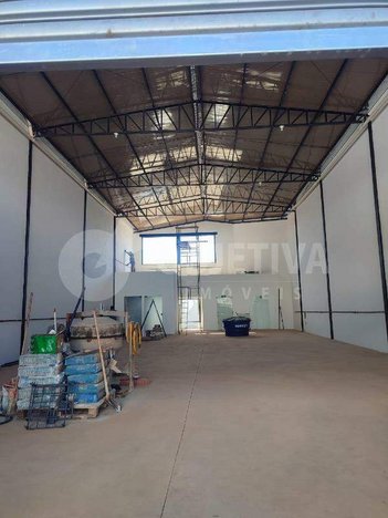 business em Rua Alfredo Bosi, Novo Mundo - Uberlândia - MG