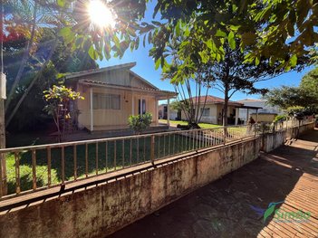 house em Rua Goiânia, Centro - Marilena - PR