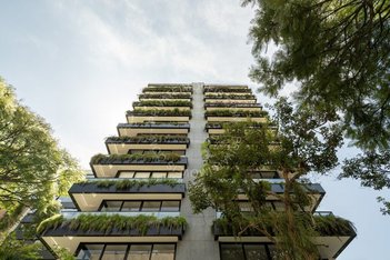 apartment em Rua Germano Petersen Júnior, Auxiliadora - Porto Alegre - RS