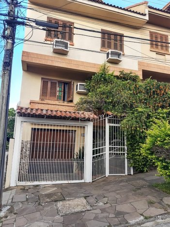house em Rua Professor Joaquim Louzada, Camaquã - Porto Alegre - RS