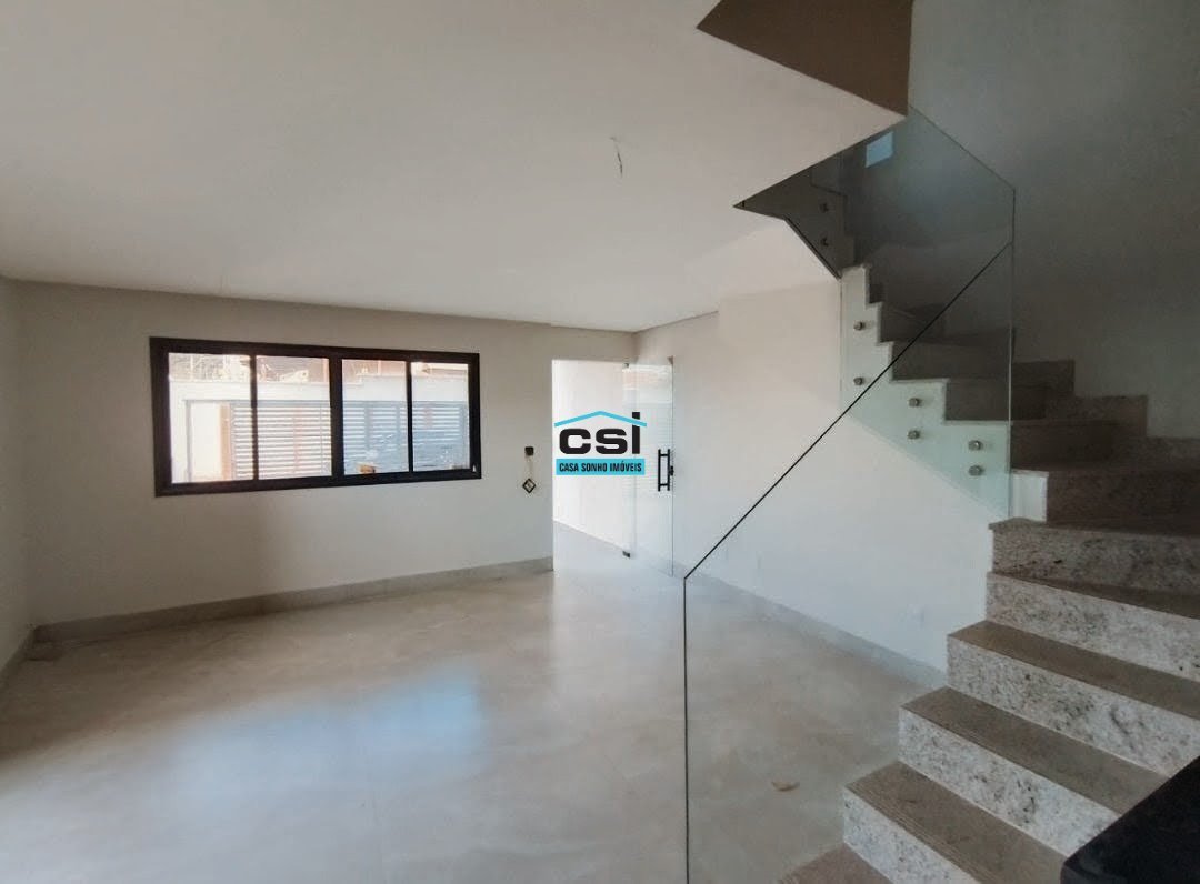 Casa com 3 quartos — Planalto, Belo Horizonte