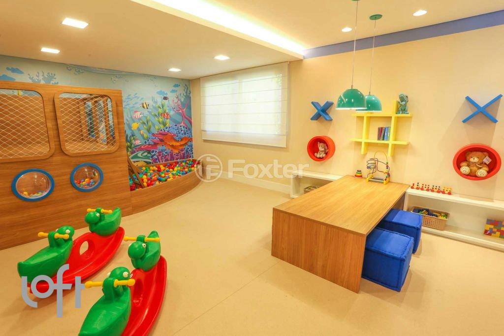playground-infantil-com-mesa-e-cadeiras.jpeg