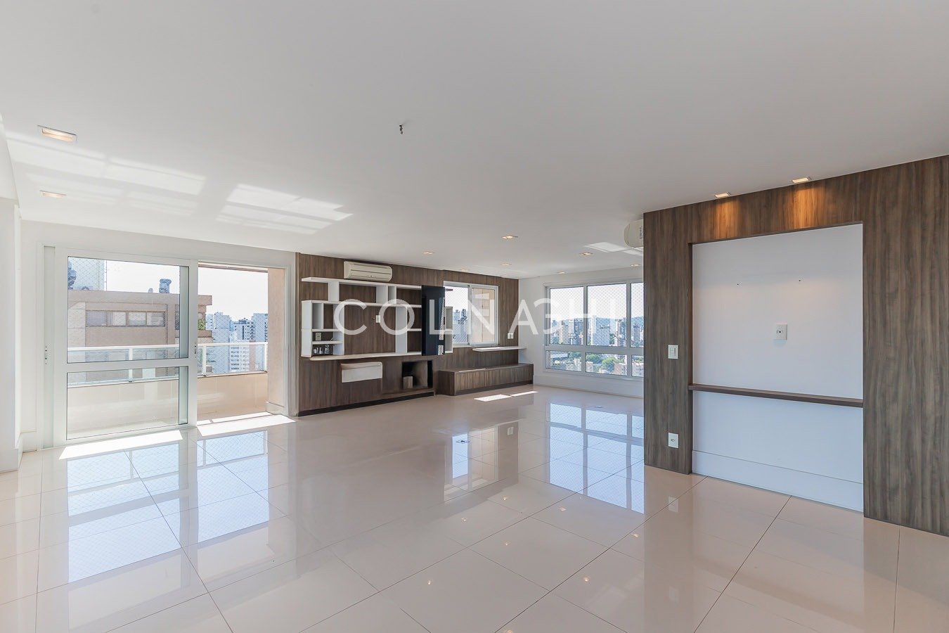 Apartamento à venda na Carlos Trein Filho - Colnaghi Imóveis