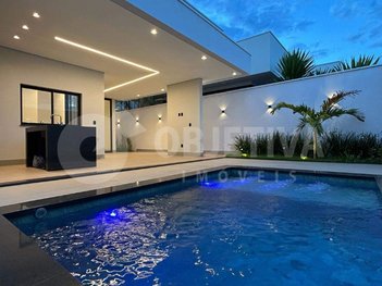 house em Avenida Vereador Carlito Cordeiro, Jardim Botânico - Uberlândia - MG