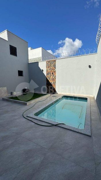 house em Rua Dallas, Novo Mundo - Uberlândia - MG