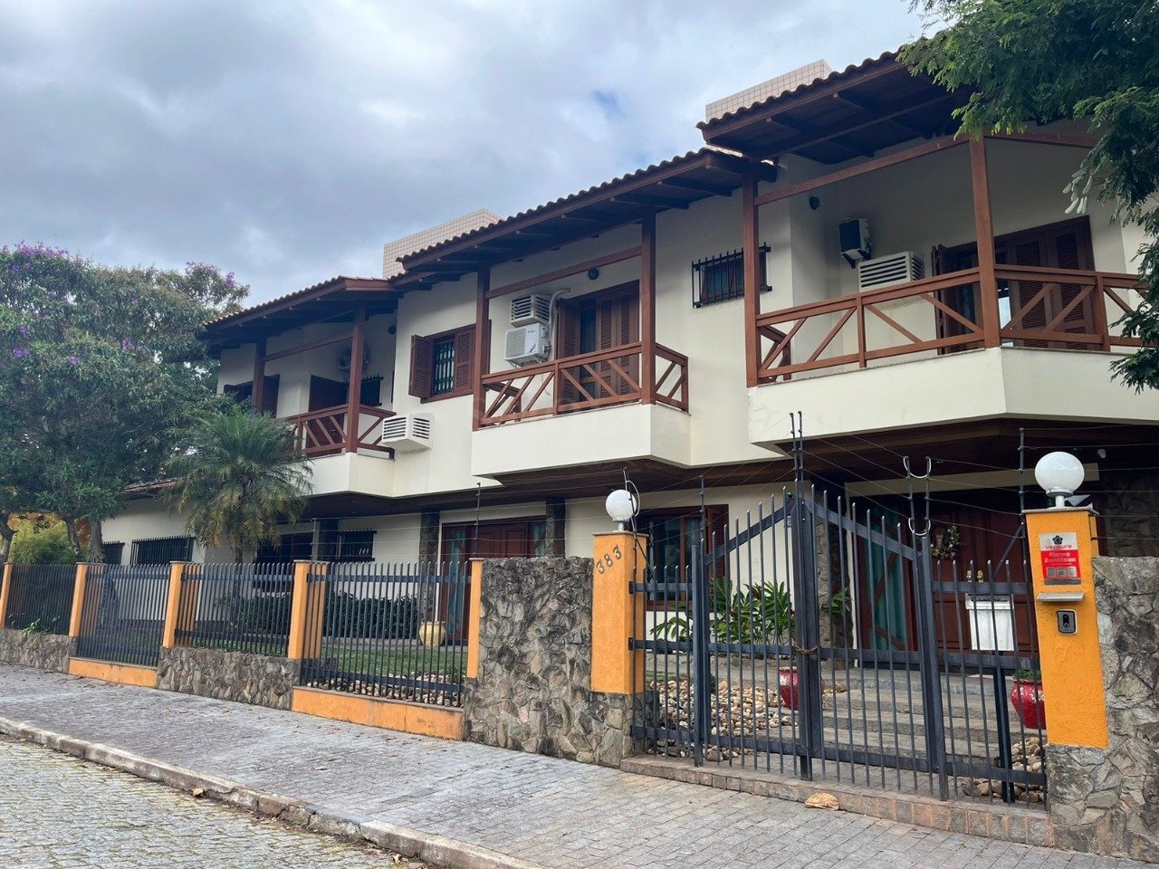 CASA NO ITACORUBI COM 5 SUITES