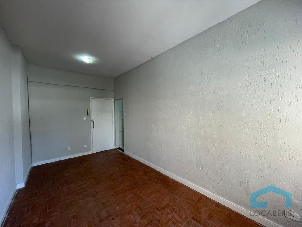 Quarto/sala de outro ângulo-3.